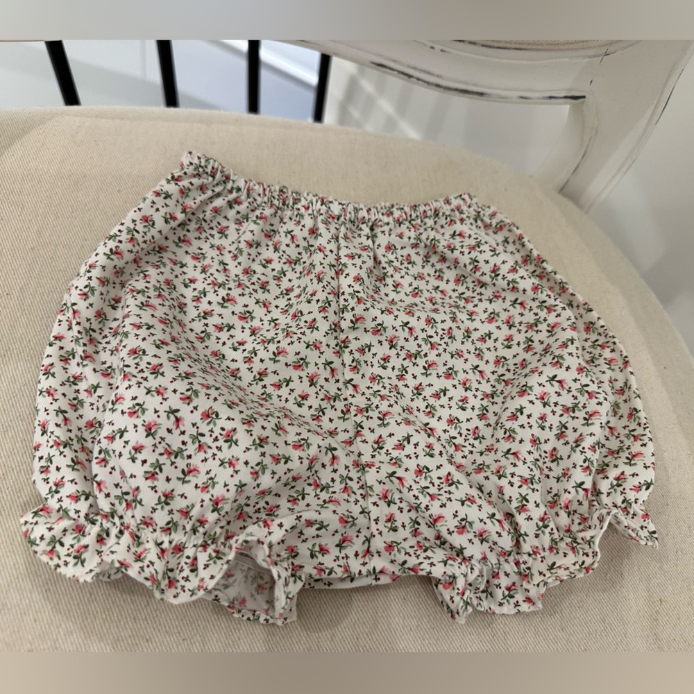 🐇 3~6 Mth Vintage Floral Bloomer Shorts/diaper cover, like new